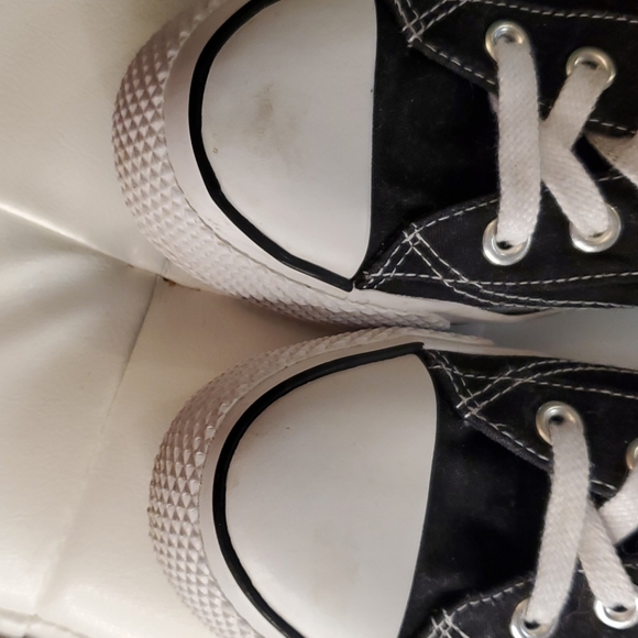 SALE  Airwalk Sneakers - Picture 5 of 8